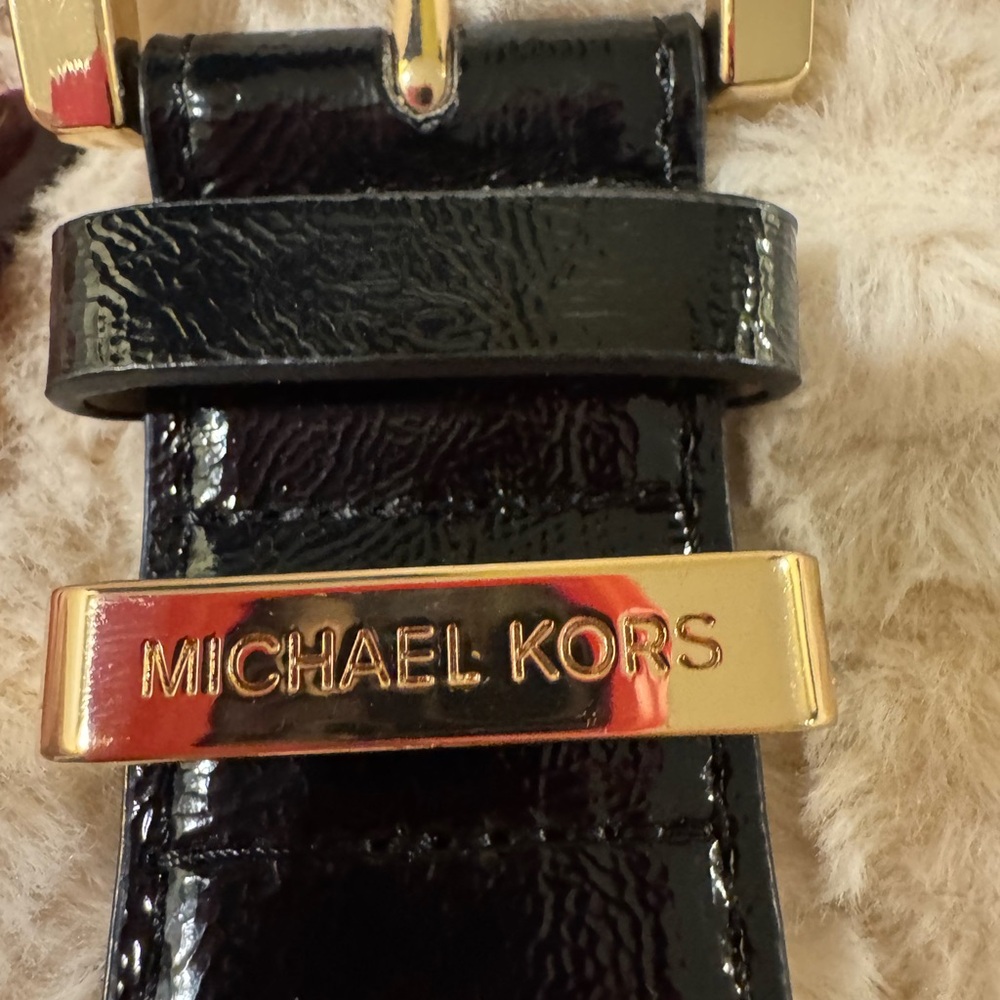 *CLOSET CLEANOUT SALE* Michael Kors black leather belt Medium women’s belt
